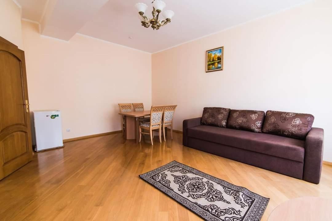 Koncha-Zaspa Spa Hotel Svaljava Eksteriør bilde